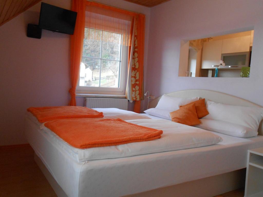 Privatzimmer Haus Gschweitl Daire Semriach Oda fotoğraf